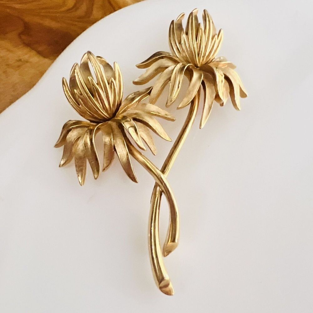 Vintage TRIFARI Brooch Signed Scottish Thistles Stem Gold Plate Huge RARE 4065